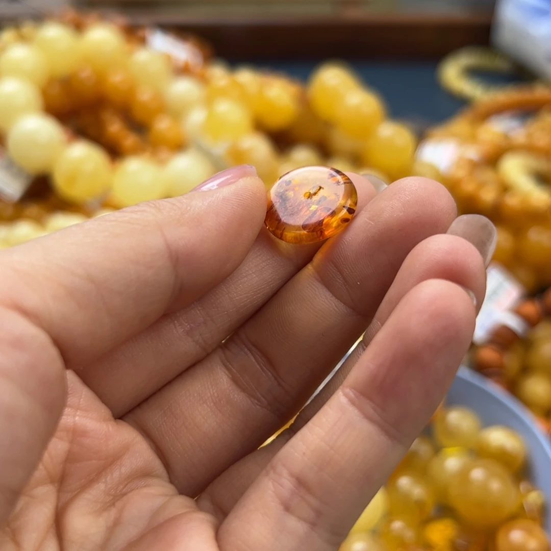 未镶嵌琥珀珠宝奇石