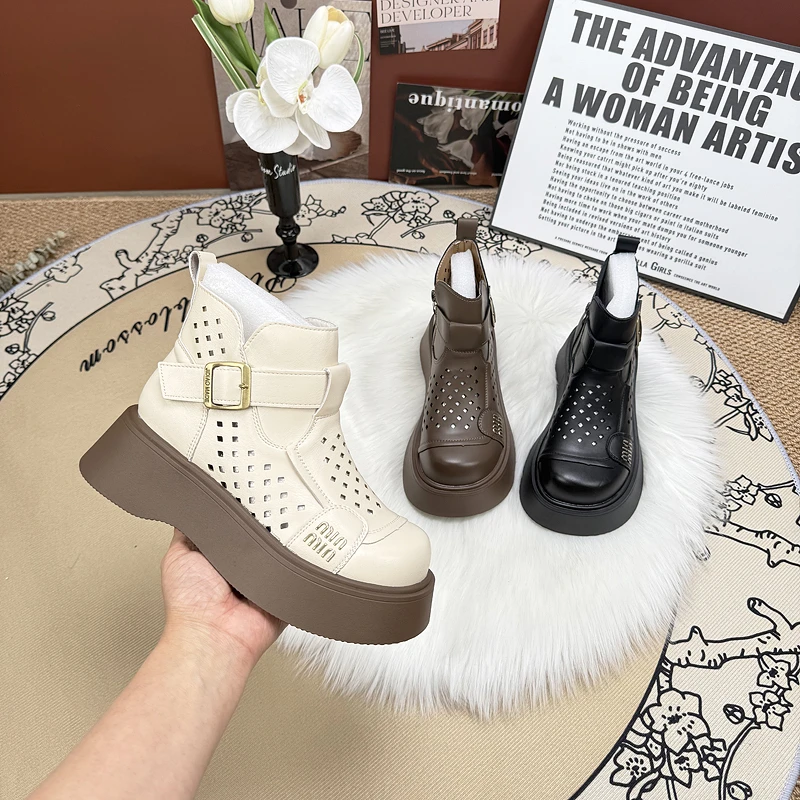 厚底镂空马丁靴女2025春夏新款时尚透气凉靴增高显瘦白色配裙短靴