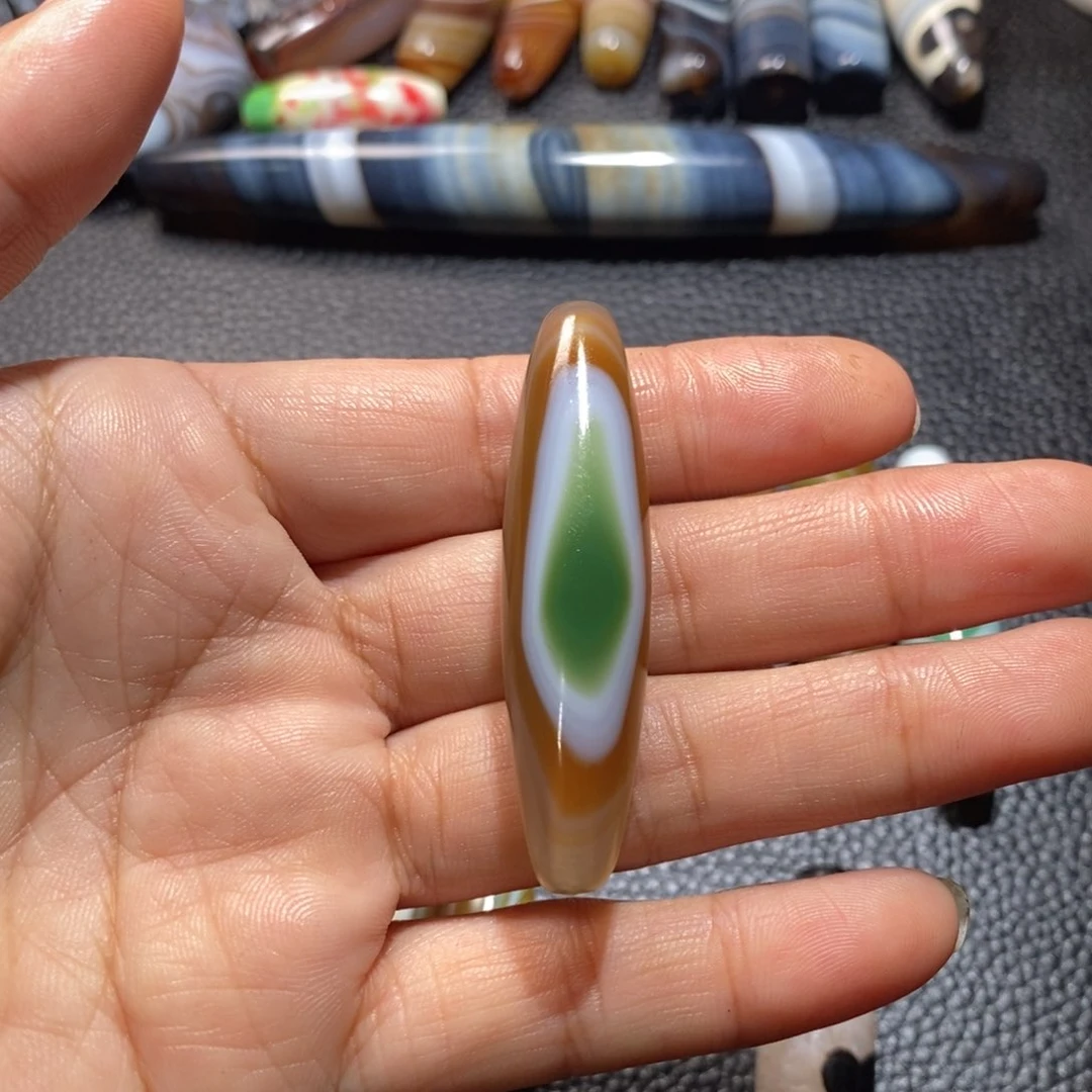 未镶嵌颈饰玛瑙/玉髓狼*