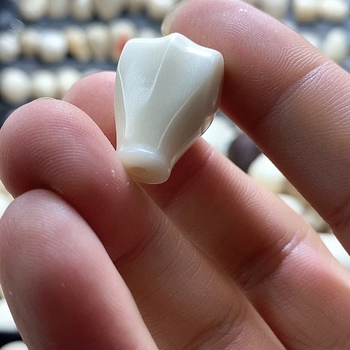 H***L吊坠菩提根/象牙果