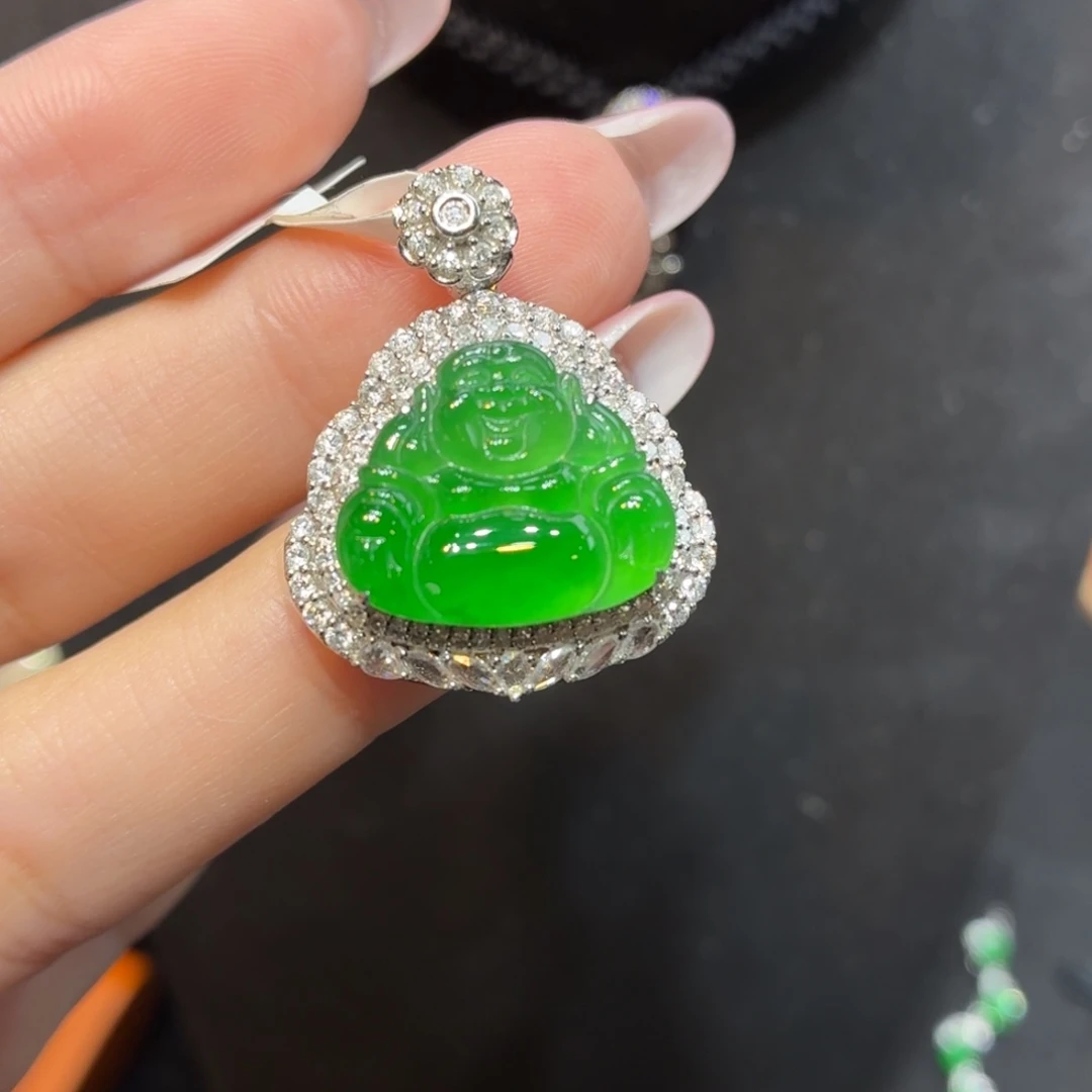 翡翠18K金镶嵌颈饰