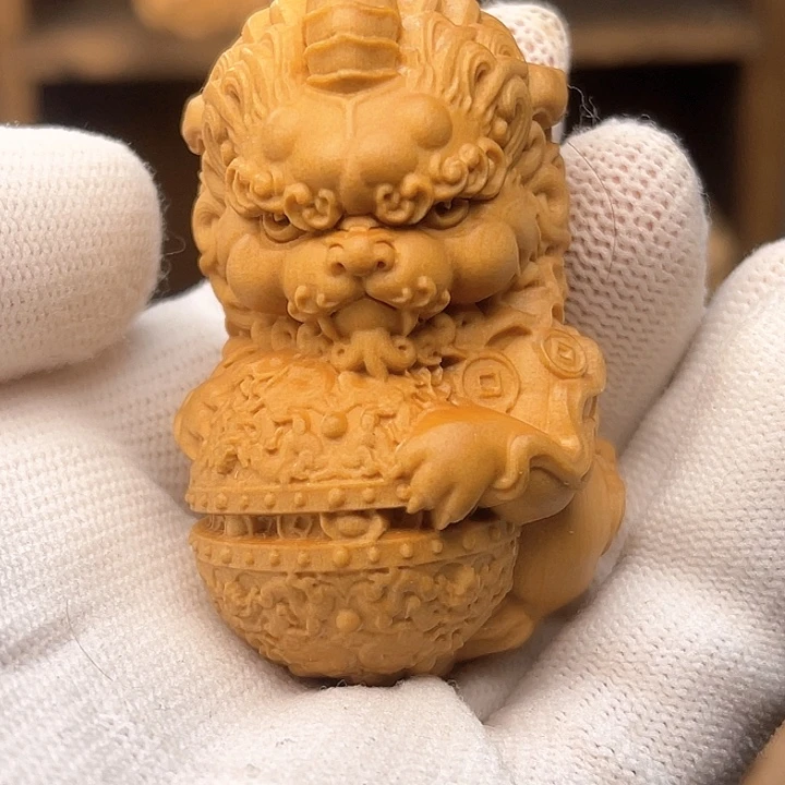 黄杨木貔貅手把件绳子六公分