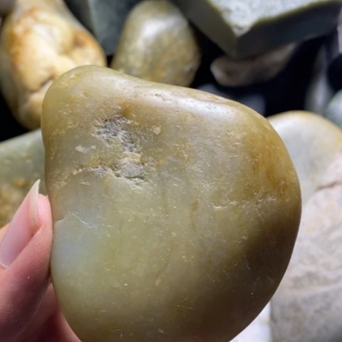 未镶嵌和田玉（糖玉）挂件