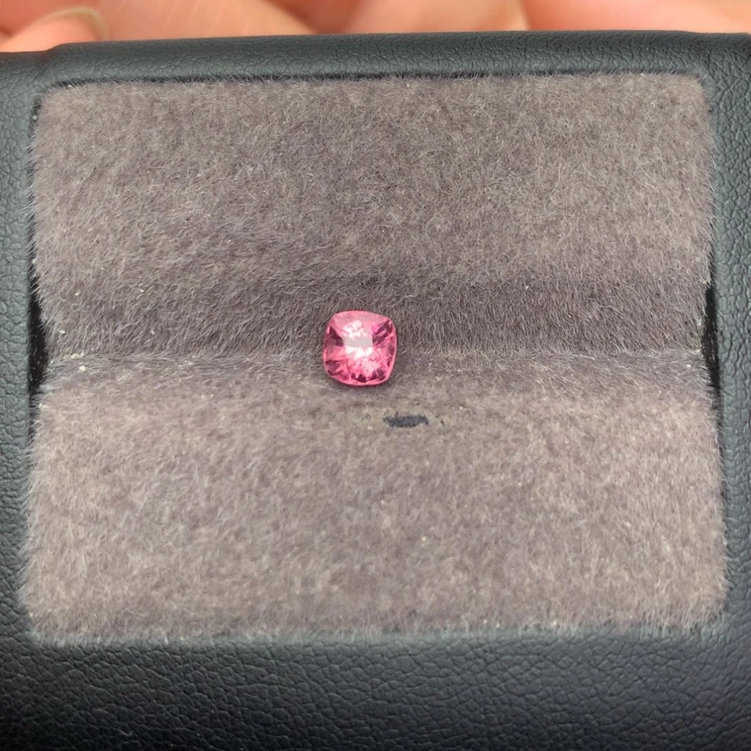 裸石尖晶石0.795ct   5×5mm