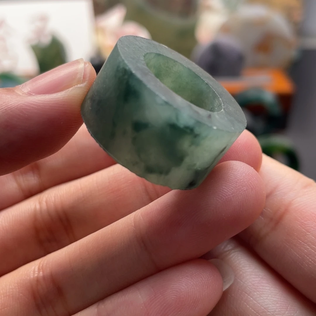 未镶嵌定制翡翠宽版飘绿