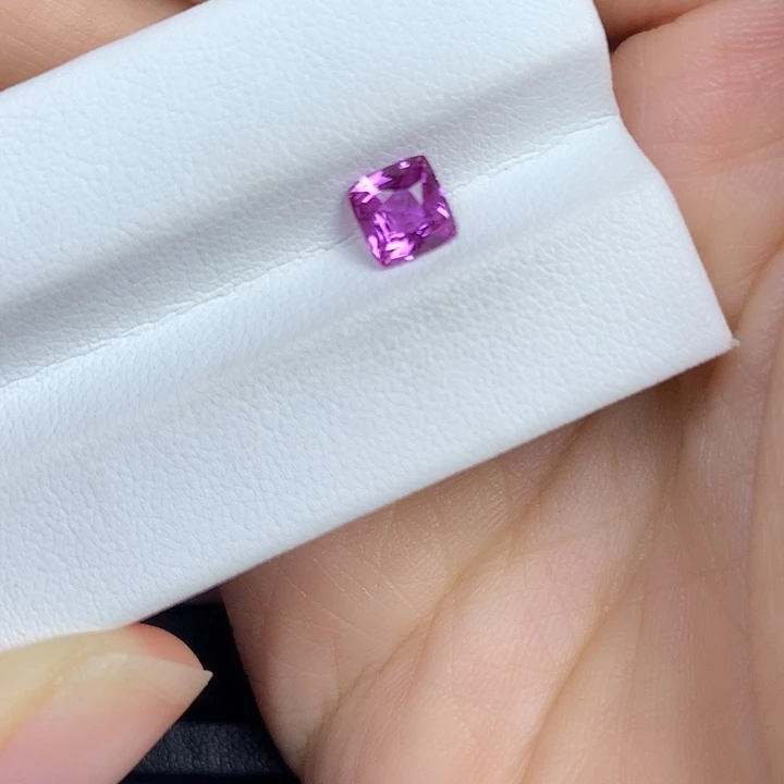 蓝宝石裸石1.06ct无烧薰衣草紫蓝宝