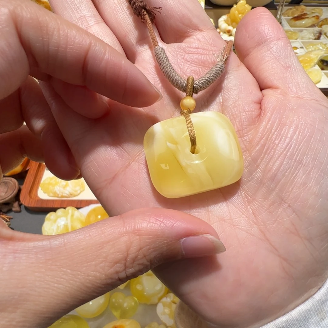 琥珀未镶嵌裸石蜜蜡