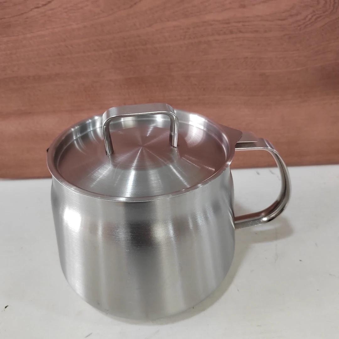 1.0L装拉丝工艺油壶短嘴滤油壶