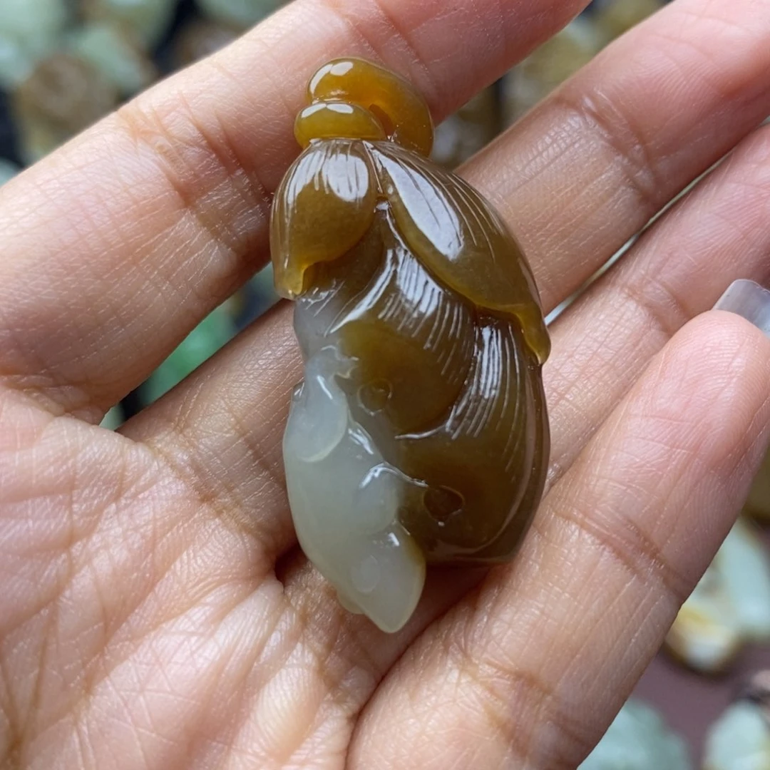 颈饰未镶嵌和田玉（糖玉）