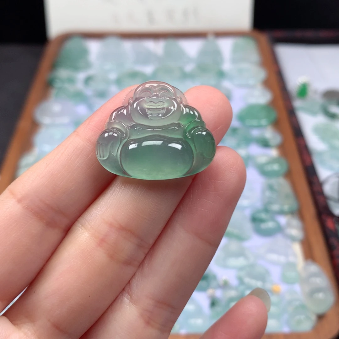 颈饰未镶嵌翡翠冰种晴底佛公