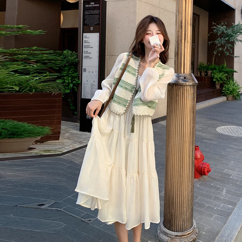 米白色温柔风吊带连衣裙套装女2025年春季新款蕾丝花边马甲两件套