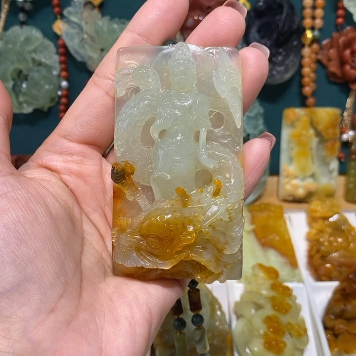沧***海蛇纹石玉未镶嵌颈饰