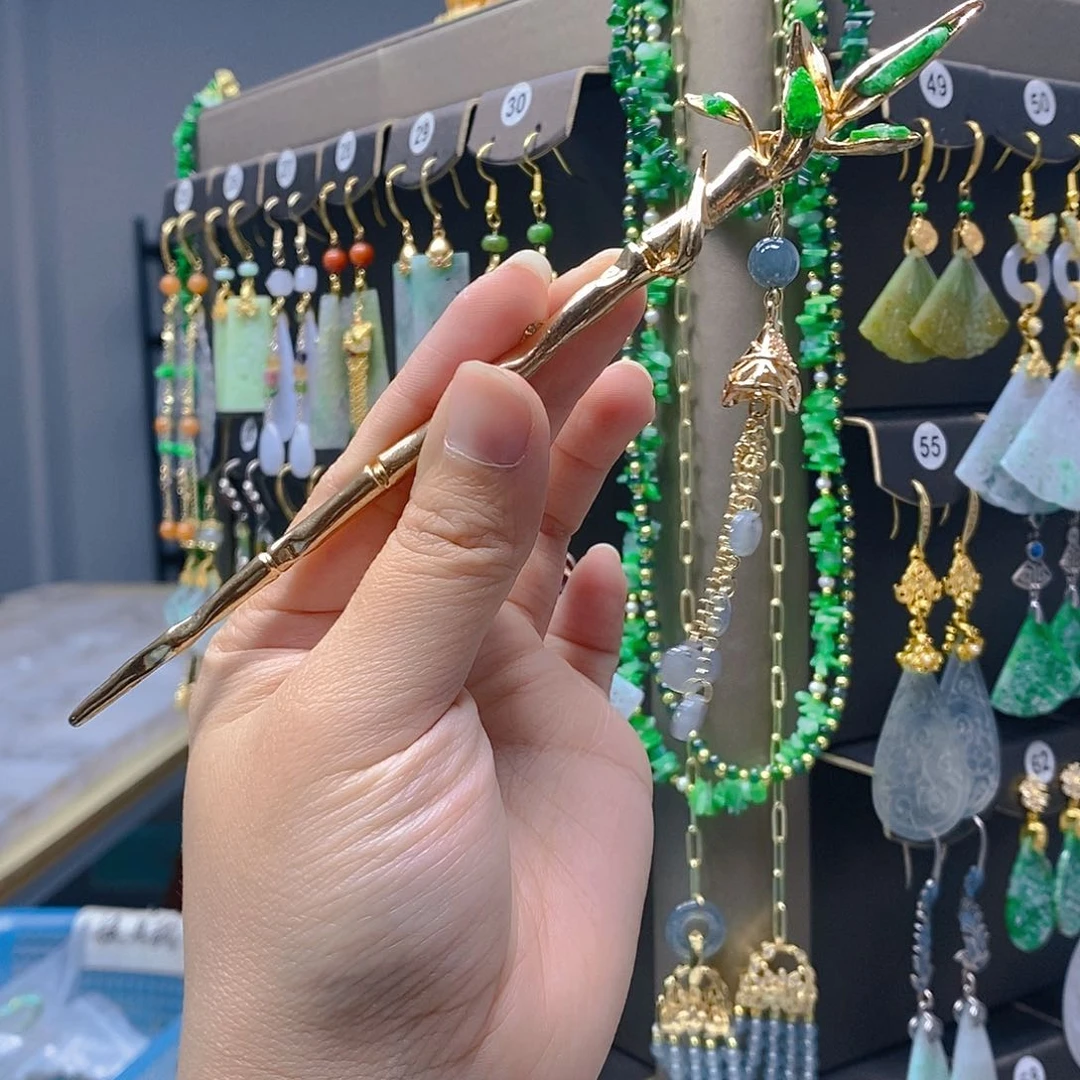 颈饰未镶嵌翡翠翡翠