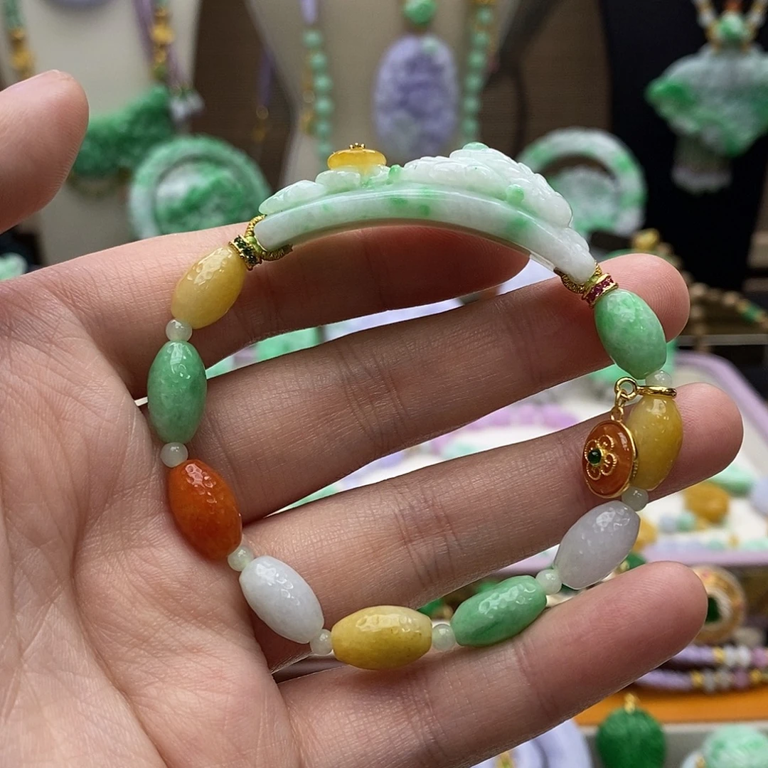 翡翠未镶嵌颈饰手链