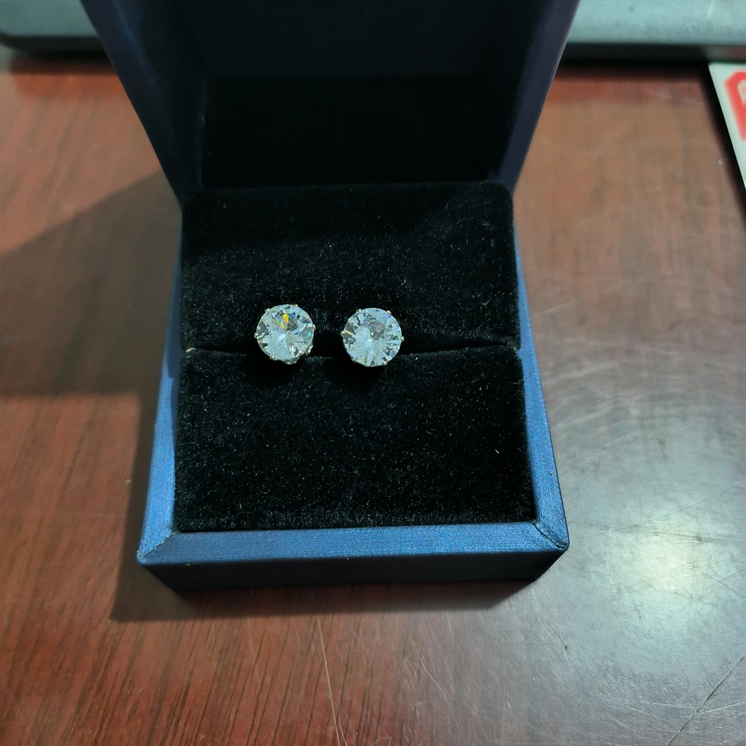 耳钉D001 时尚 饰品百搭款精美轻奢简约大气款