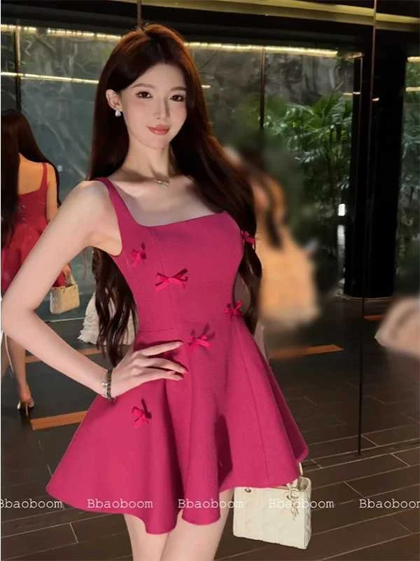 大码胖mm气质高级感玫粉色蝴蝶结吊带连衣裙女夏季显瘦a字短裙子