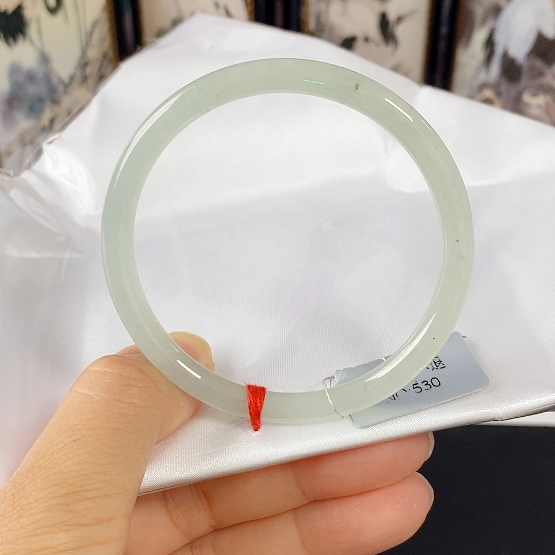 未镶嵌手镯翡翠手镯
