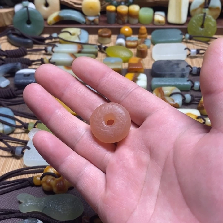 蛇纹石玉未镶嵌挂件?**?