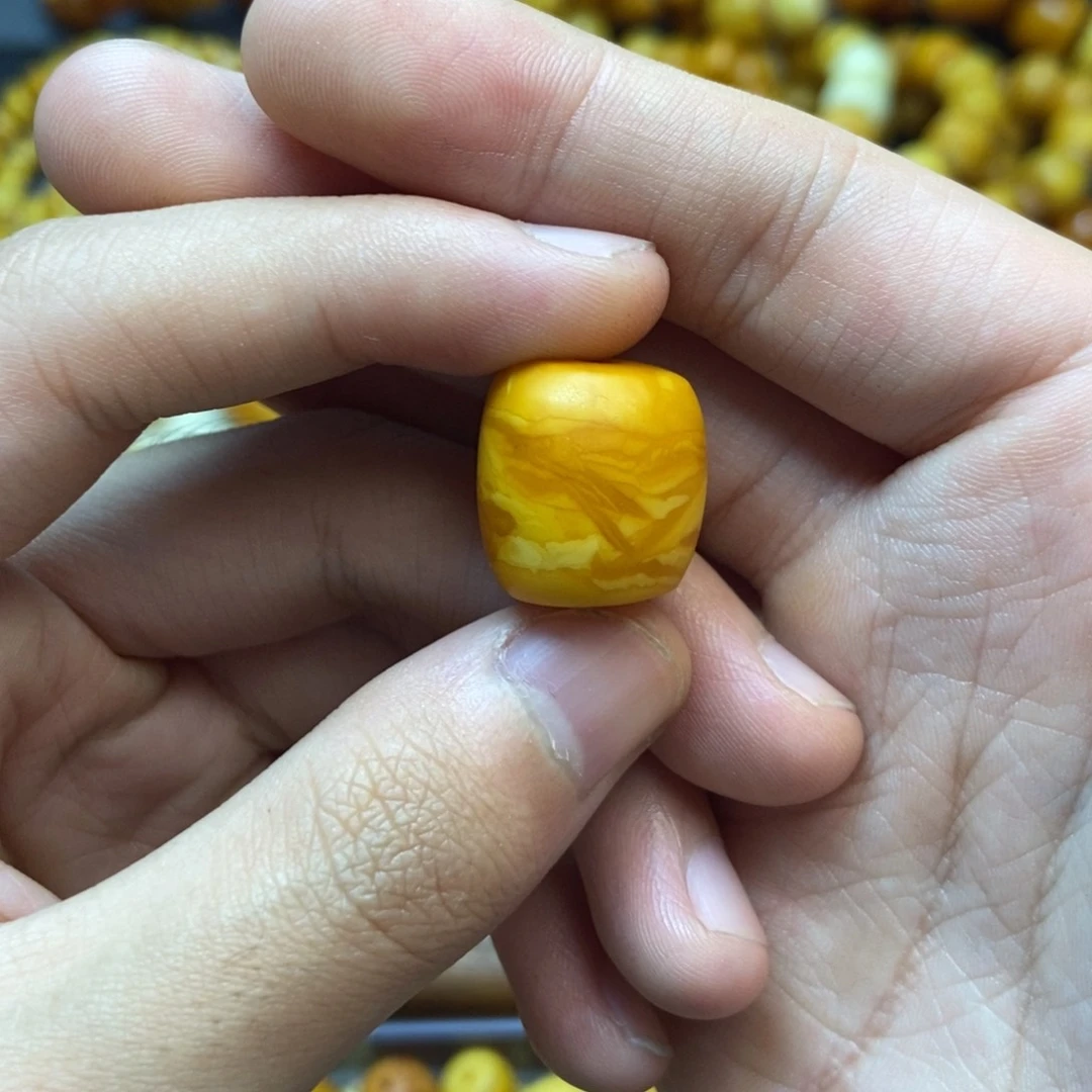 蜜蜡未镶嵌珠宝奇石