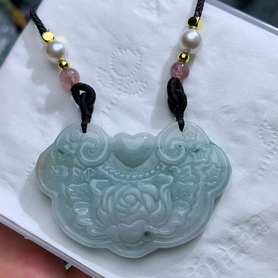 翡翠未镶嵌颈饰65