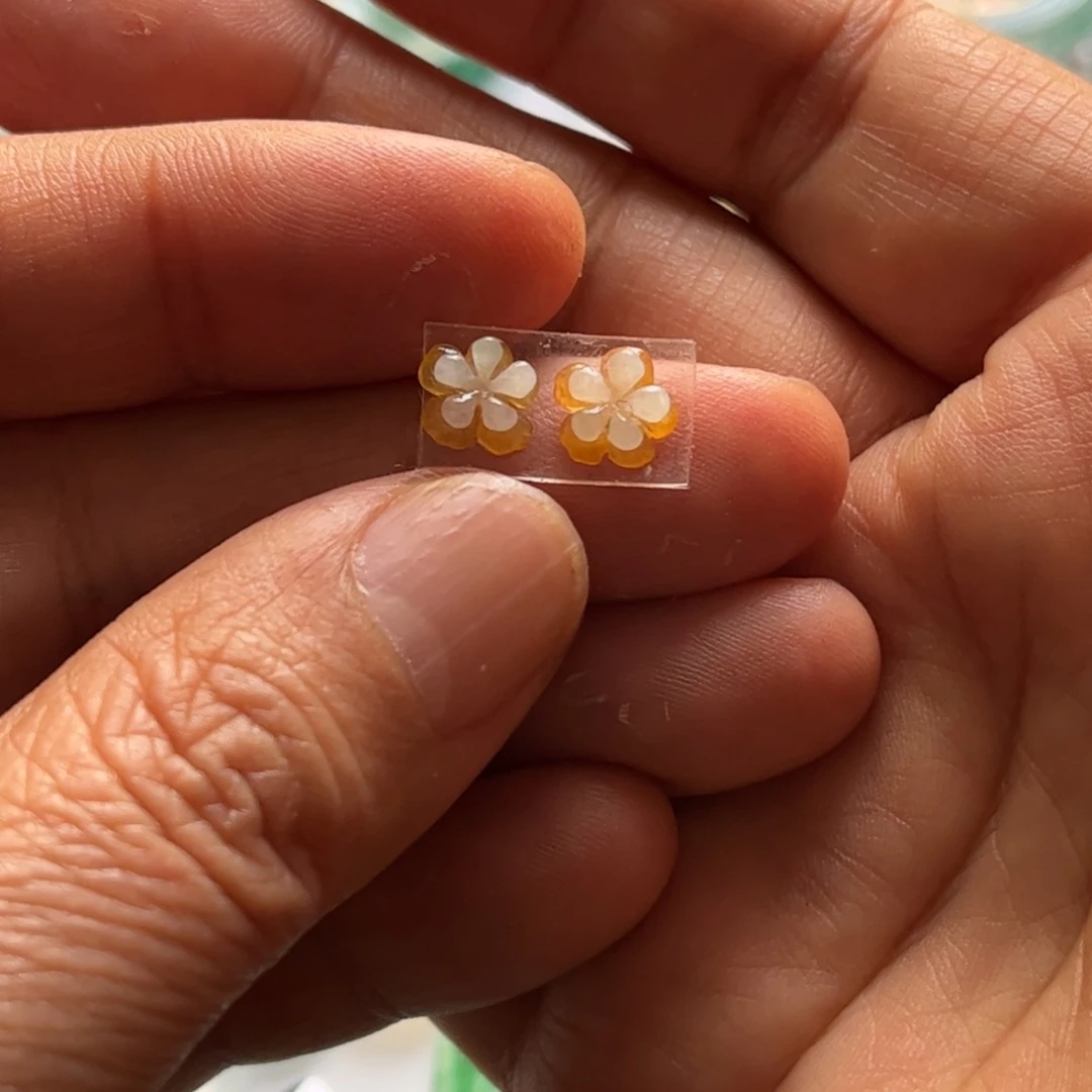 定制翡翠未镶嵌花