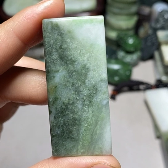 独山玉未镶嵌珠宝半成品
