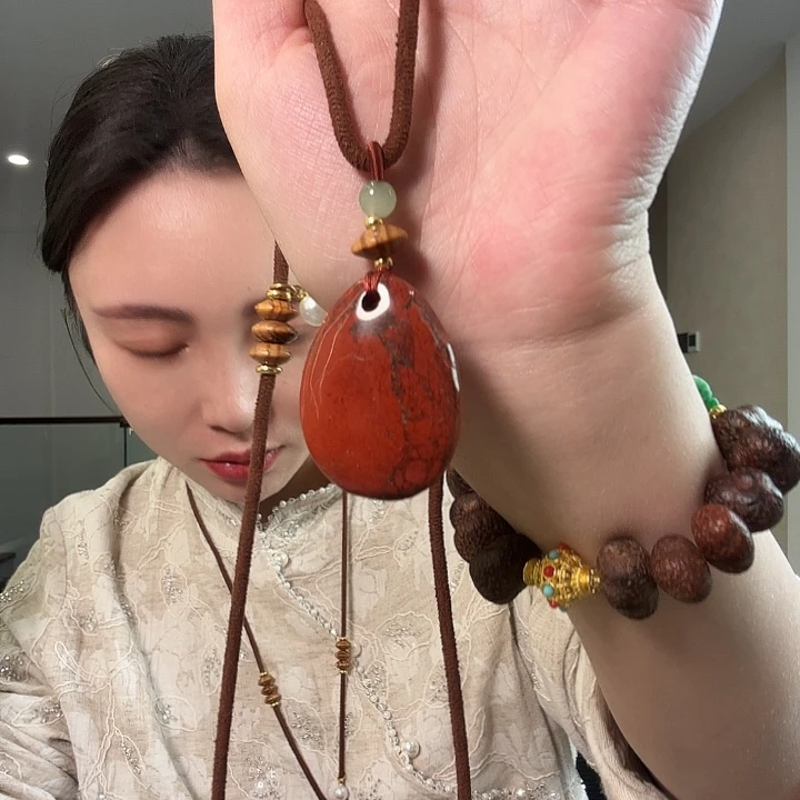 扶***山蛇纹石玉未镶嵌颈饰