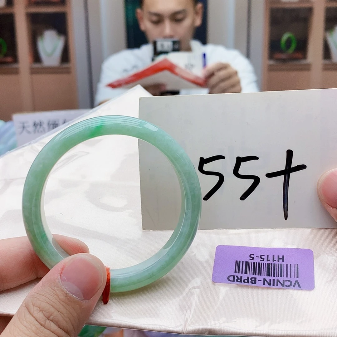 未镶嵌手镯翡翠gjcfhjn