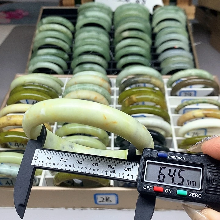 未镶嵌蛇纹石玉手镯78