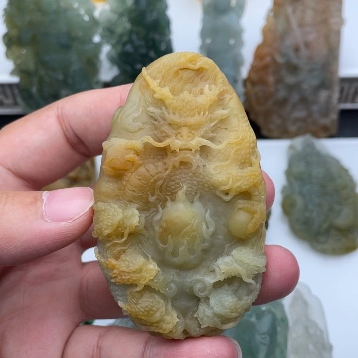 未镶嵌定制翡翠九龙牌