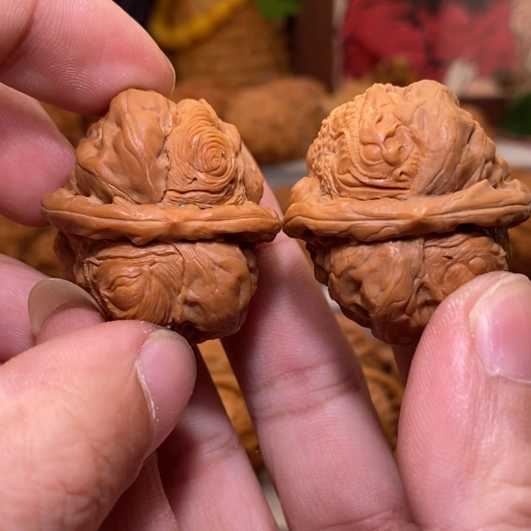 文玩核桃把件纯手工雕刻蜕变金蟾