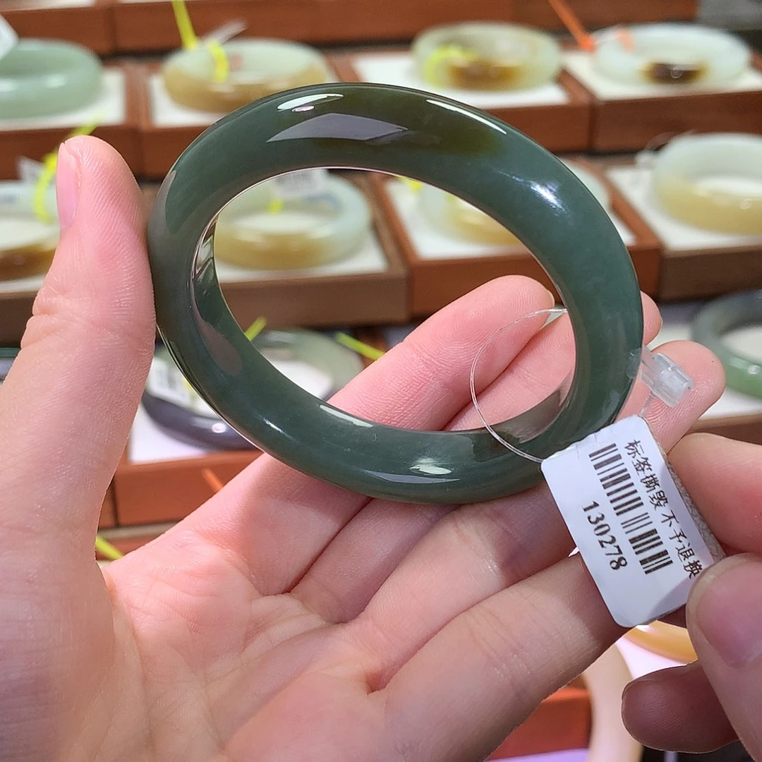 和田玉未镶嵌手镯51.52