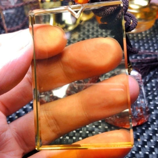 小***虎未镶嵌颈饰水晶吊坠