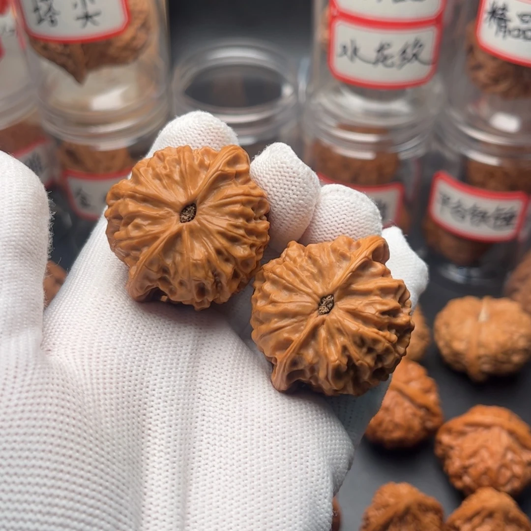 欢***乐把件文玩核桃41.5桃心金牛