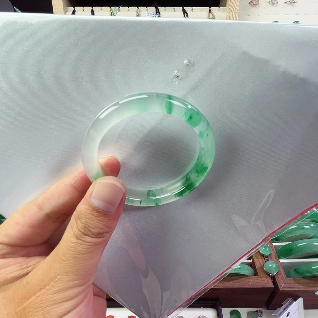 石英质玉未镶嵌手镯51.8