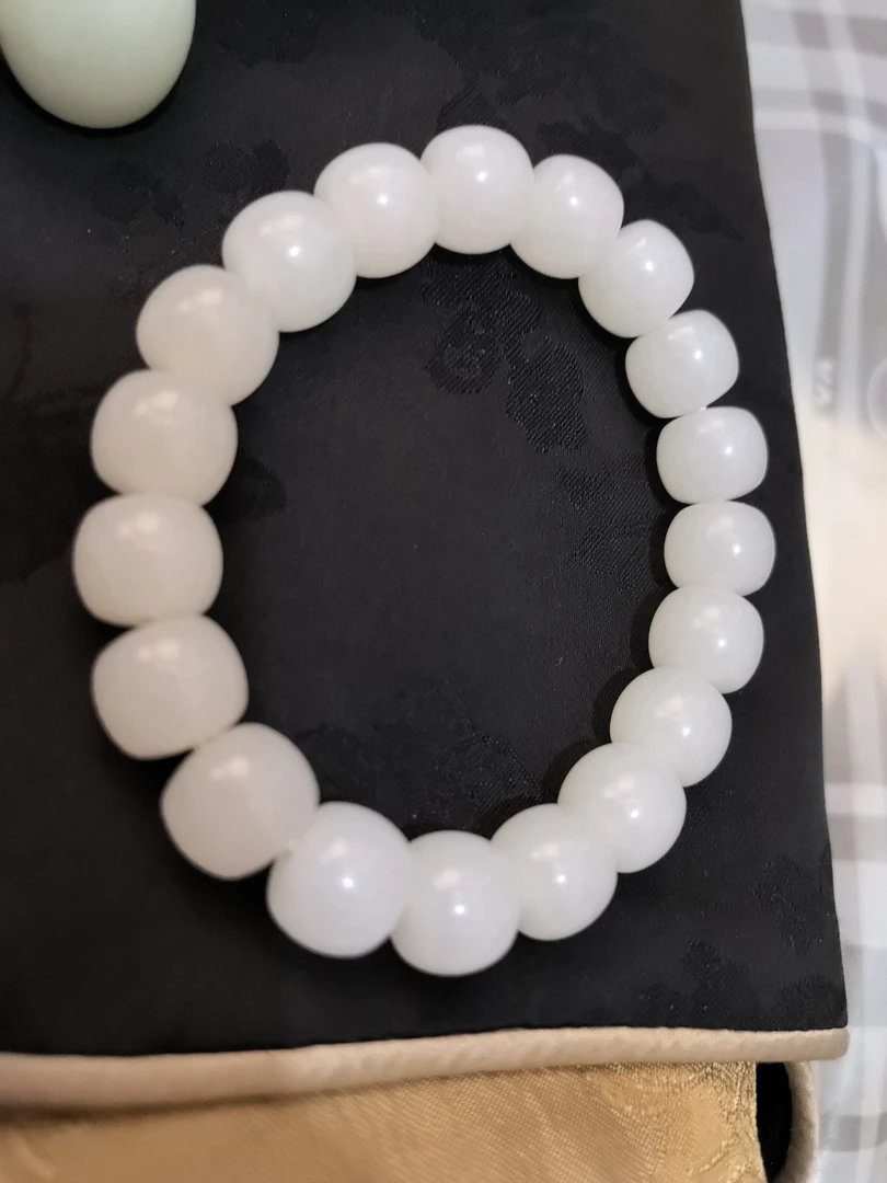 新疆和田玉山流水卡12老型手串