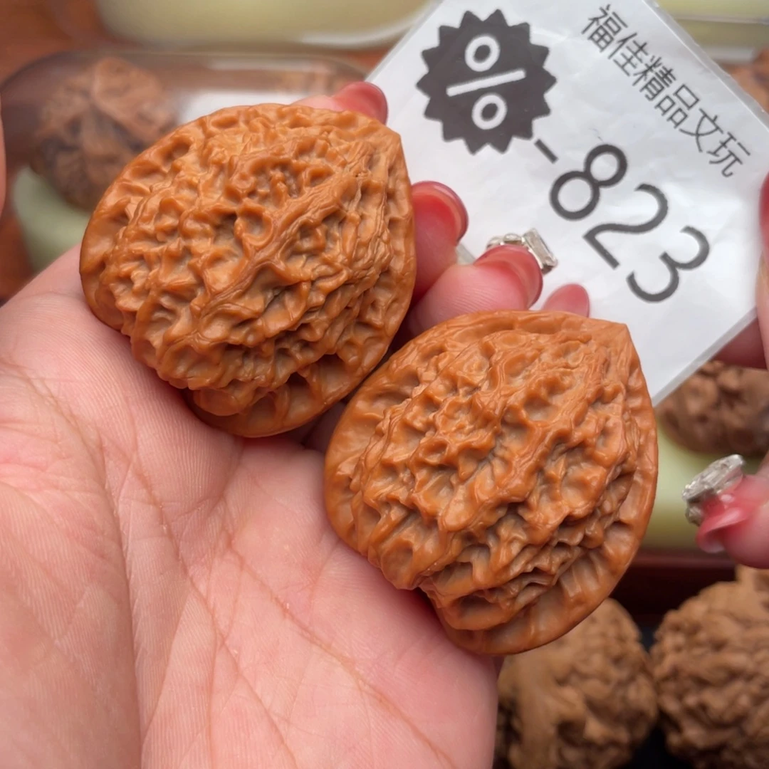 文玩核桃把件39毕业金牛