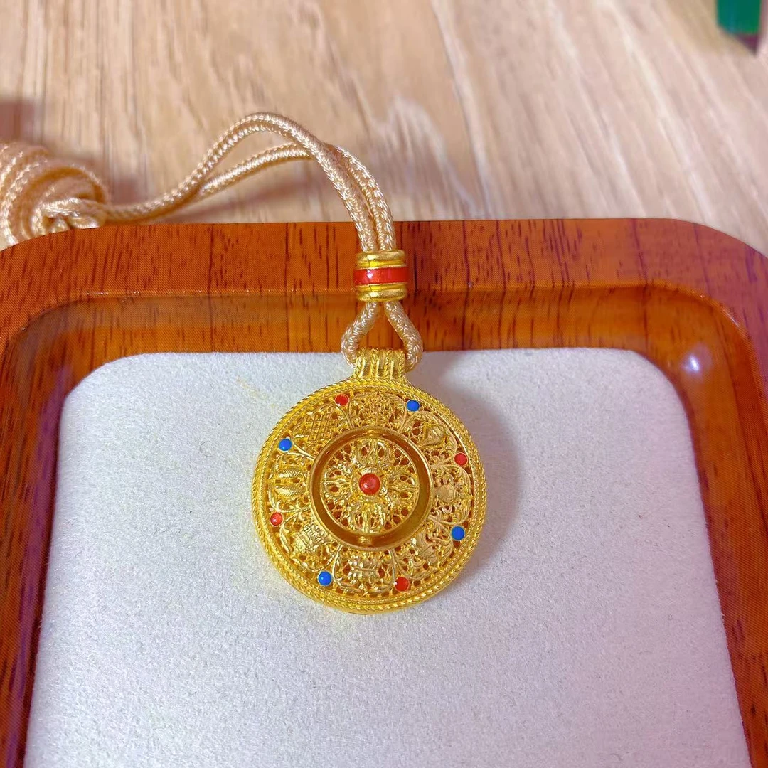 足金999   经典百搭珐琅彩花丝时来运转吊坠