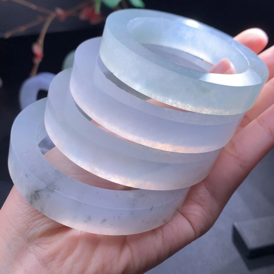未镶嵌白月光翡翠手镯定制翡翠