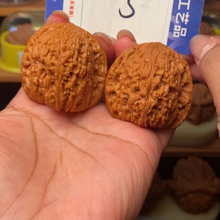 吊坠文玩核桃43全品绣球