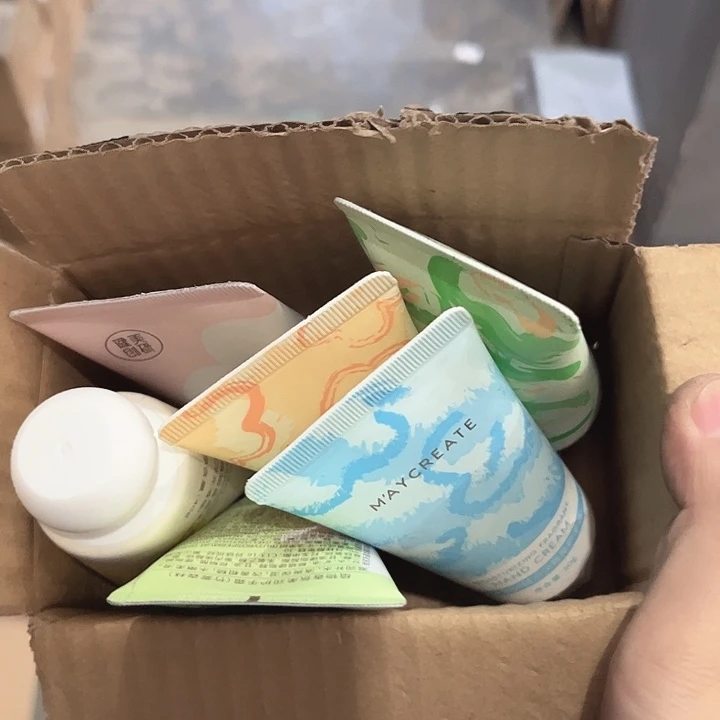 护手霜拍一发六瓶