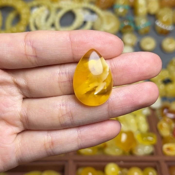 李***安蜜蜡未镶嵌珠宝奇石小水滴