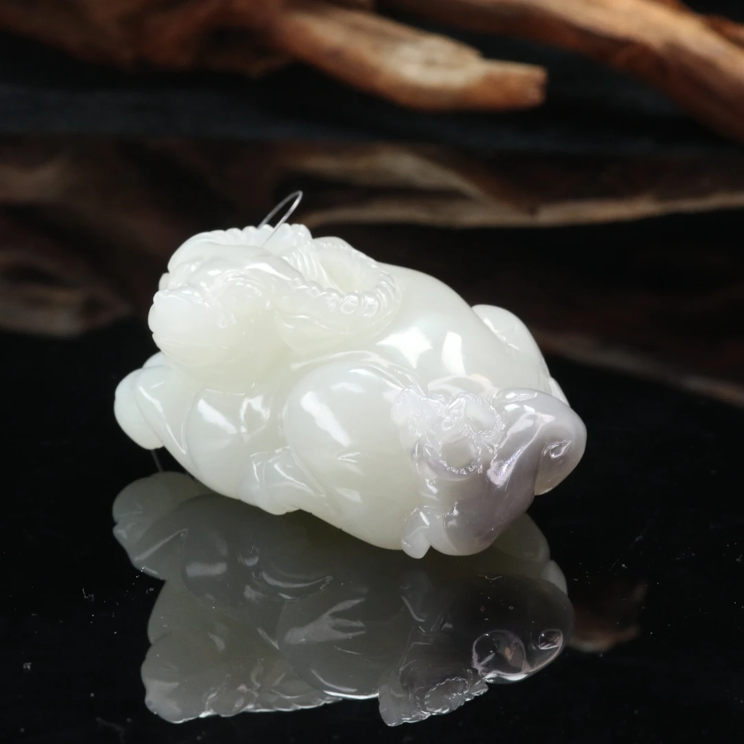 29和田玉牛气冲天/900263北京中保拍卖