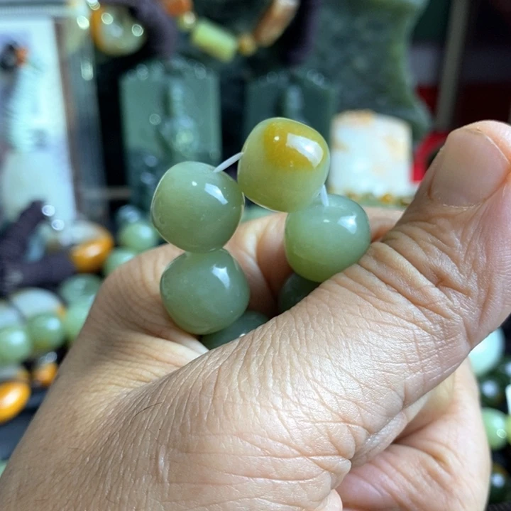 一***裤和田玉（糖玉）未镶嵌珠宝奇石