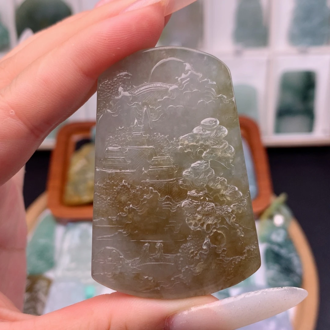 翡翠未镶嵌颈饰山水