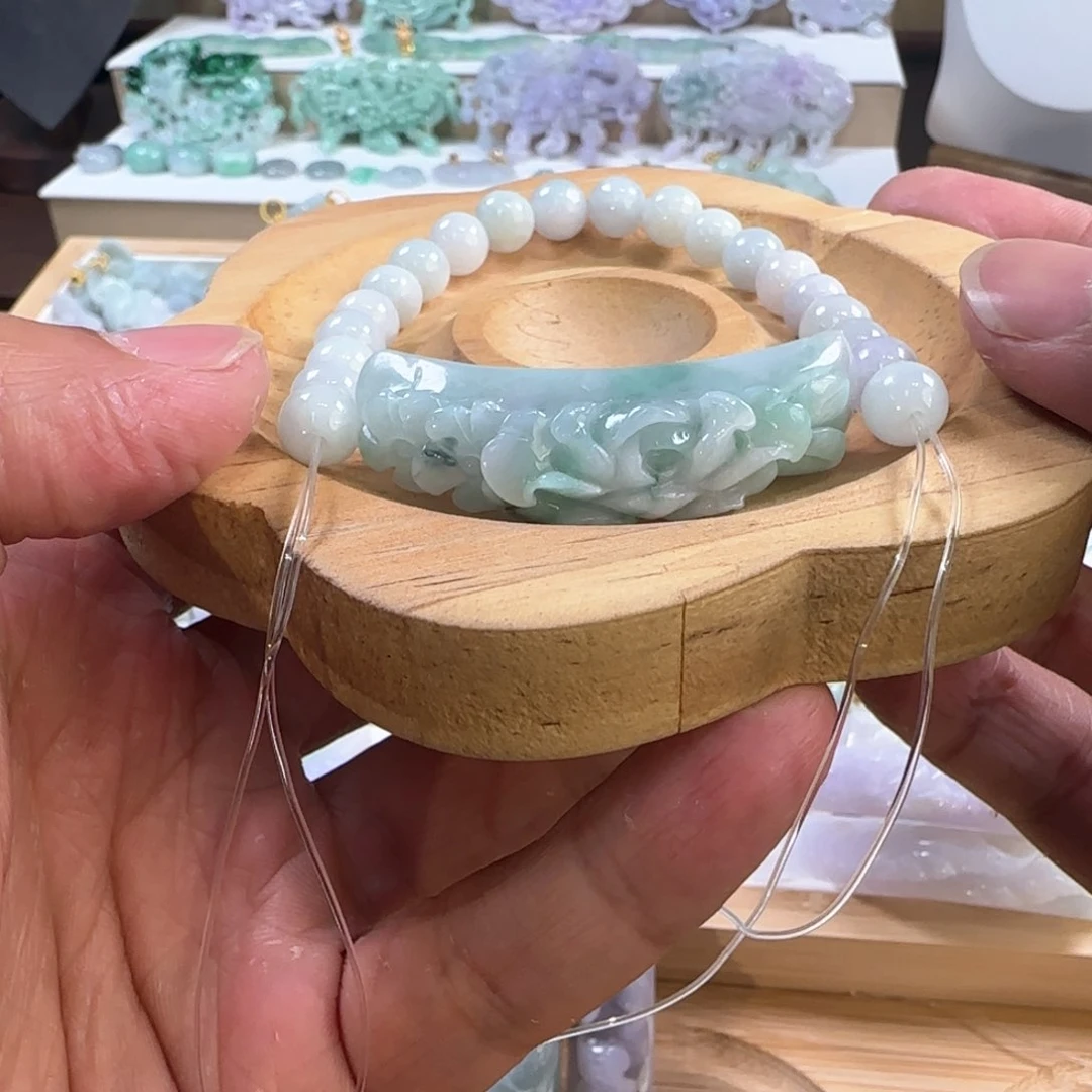彼***胧翡翠未镶嵌颈饰手牌