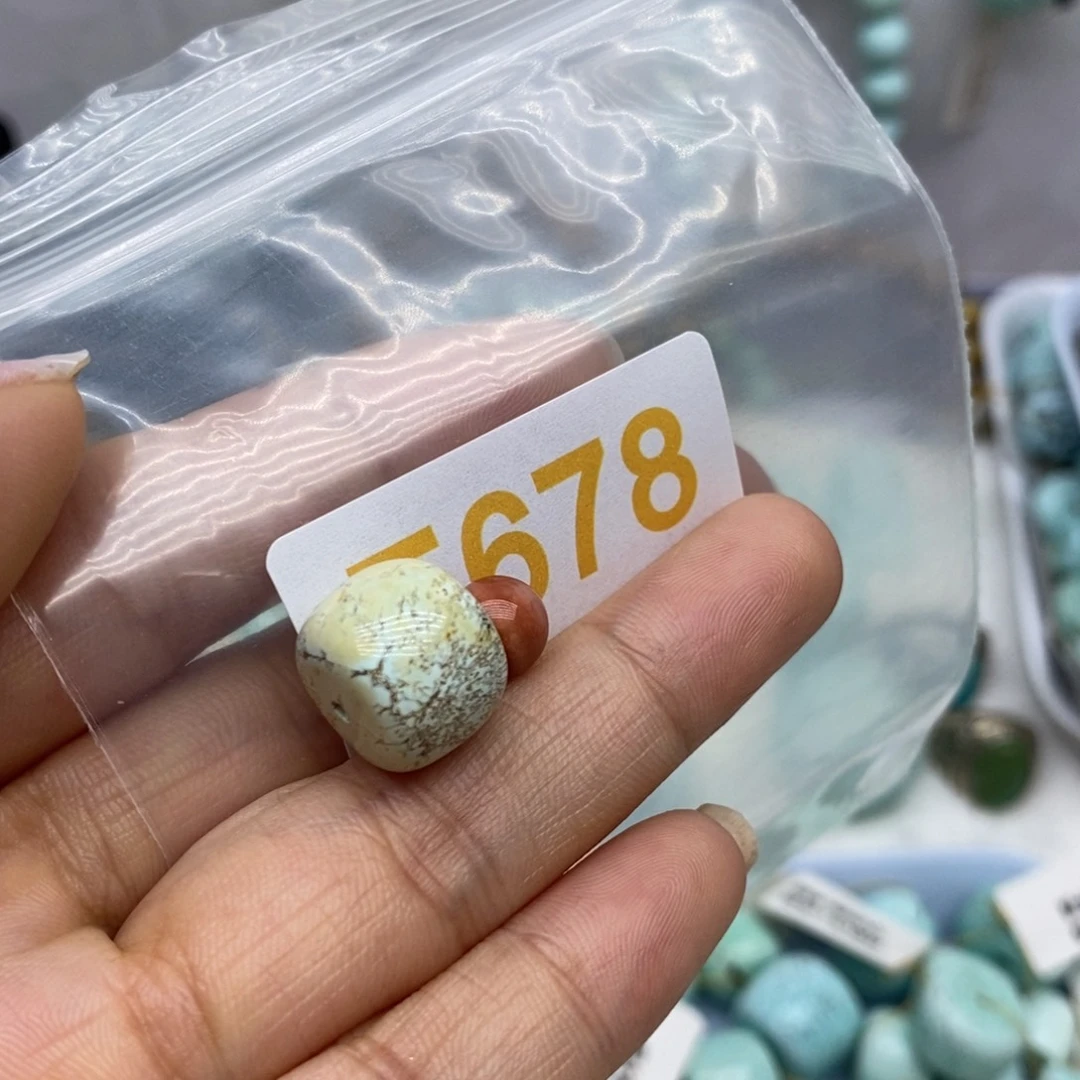 未镶嵌南红玛瑙珠宝奇石