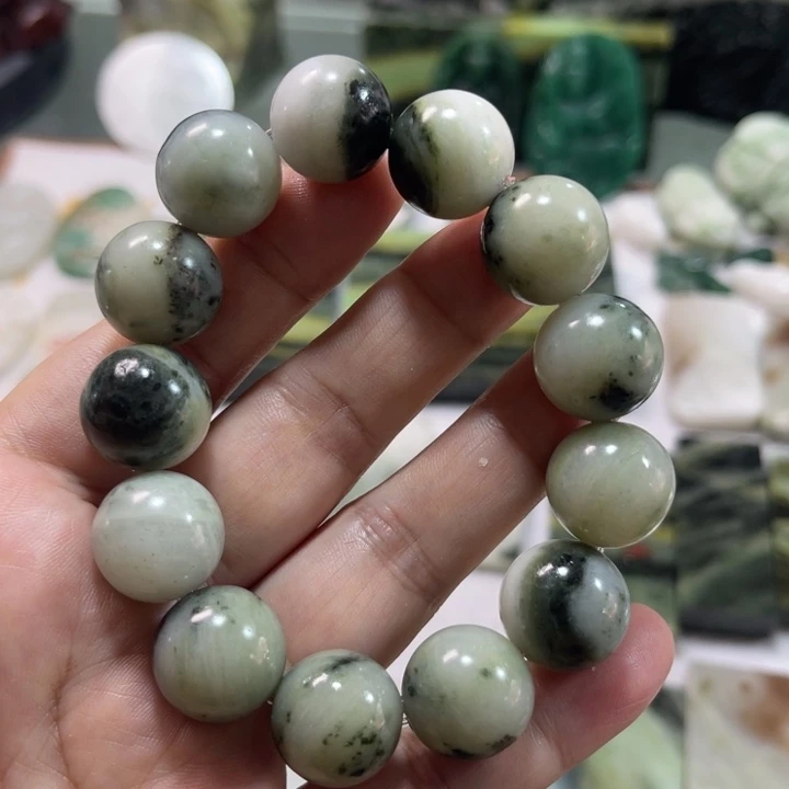 独山玉未镶嵌颈饰