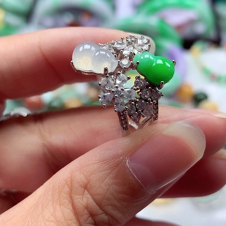 翡翠银S925镶嵌颈饰翡翠