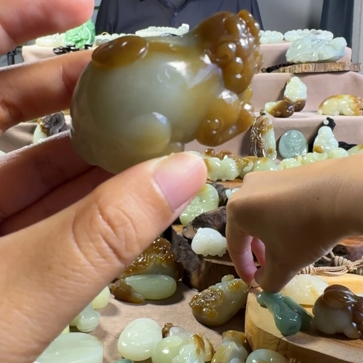 和田玉（糖玉）未镶嵌颈饰